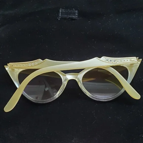 VINTAGE LOOK CAT EYE SUNGLASSES - Picture 2 of 3